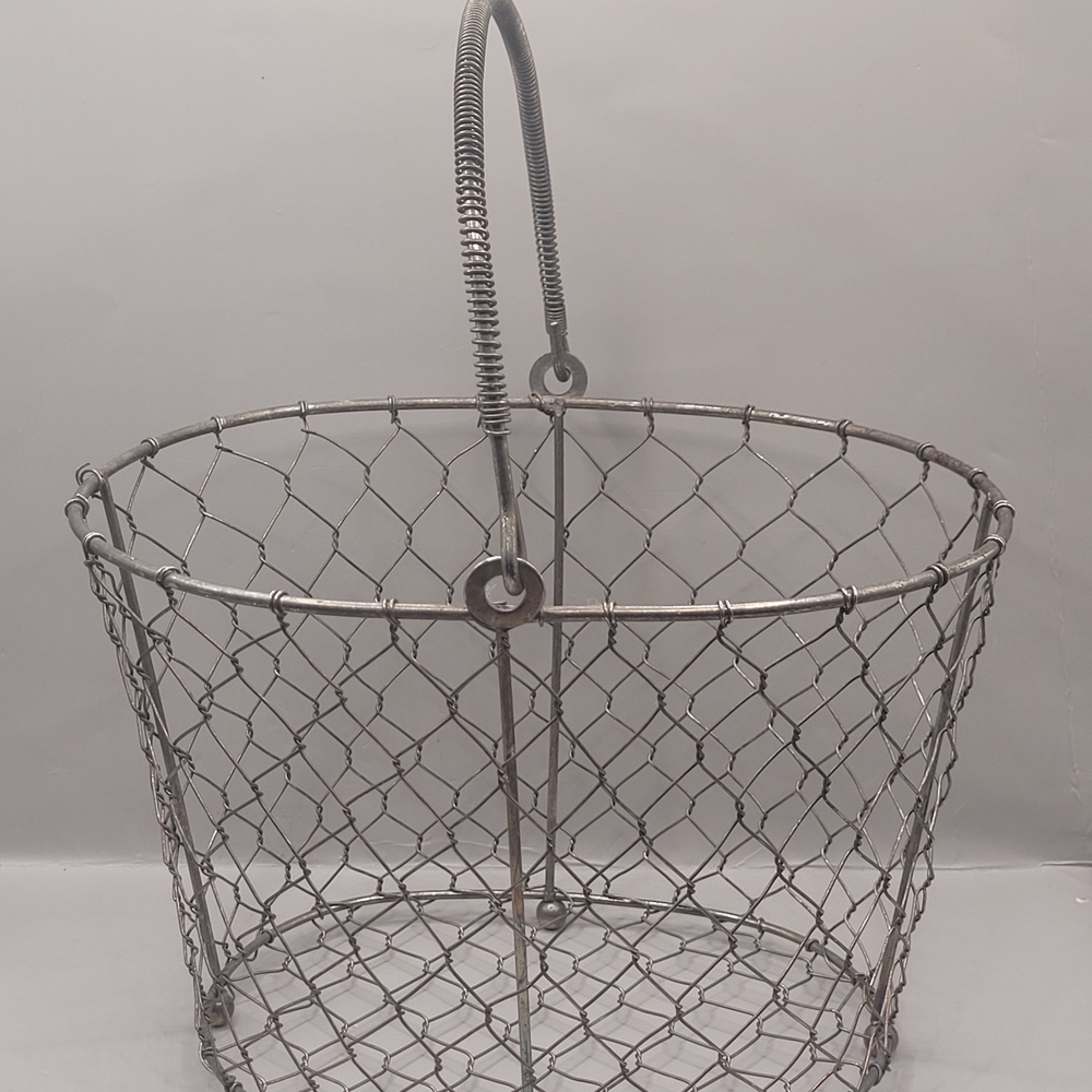 Vintage Wire Egg Basket Farmhouse Kitchen Storage with Handle 9x7x6 in